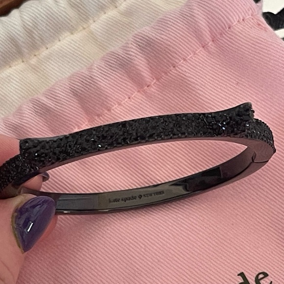 Kate Spade - Earrings & matching black rhinestone cat ear bracelet - Picture 4 of 6